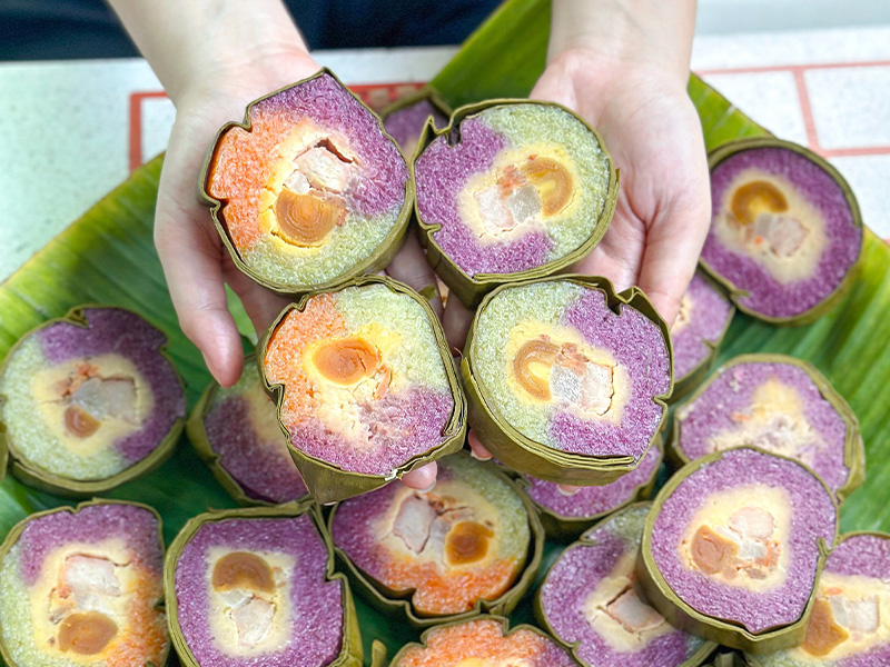 Bánh tét lá cẩm