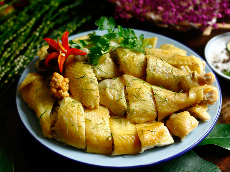 Món gà luộc không thể thiếu trên mâm cỗ