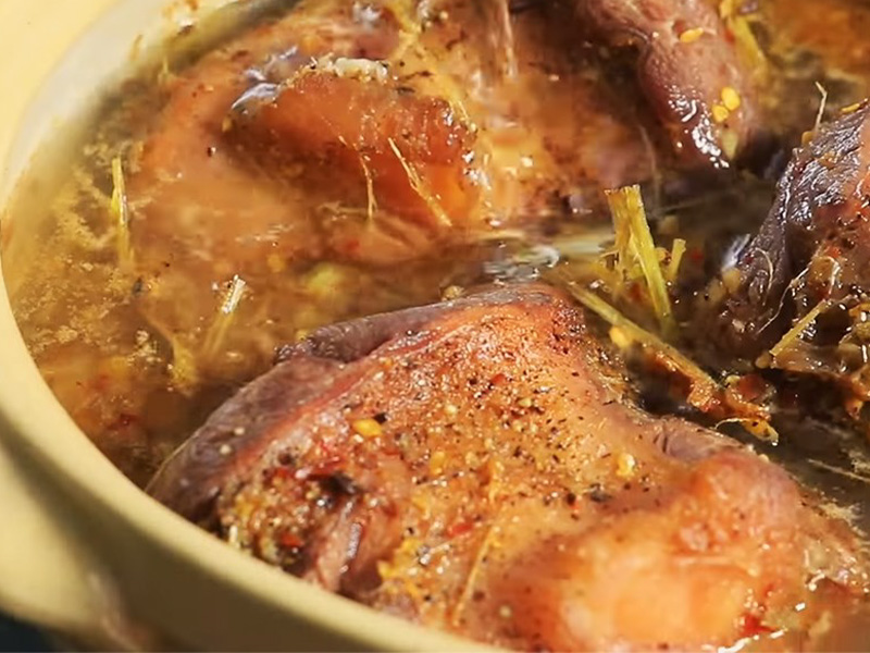 Bắp bò kho mật mía, ngọt ngào